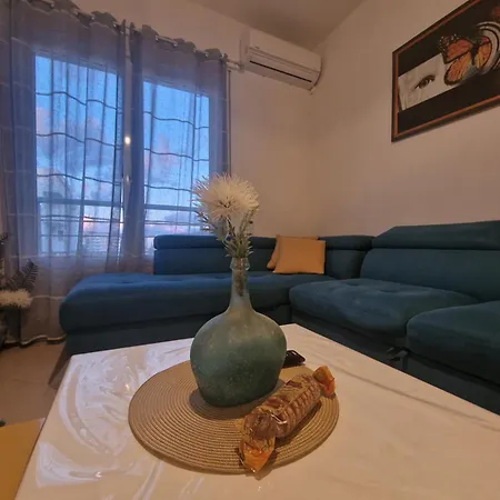 Apartment Cozy Gem Golem (Tirana)